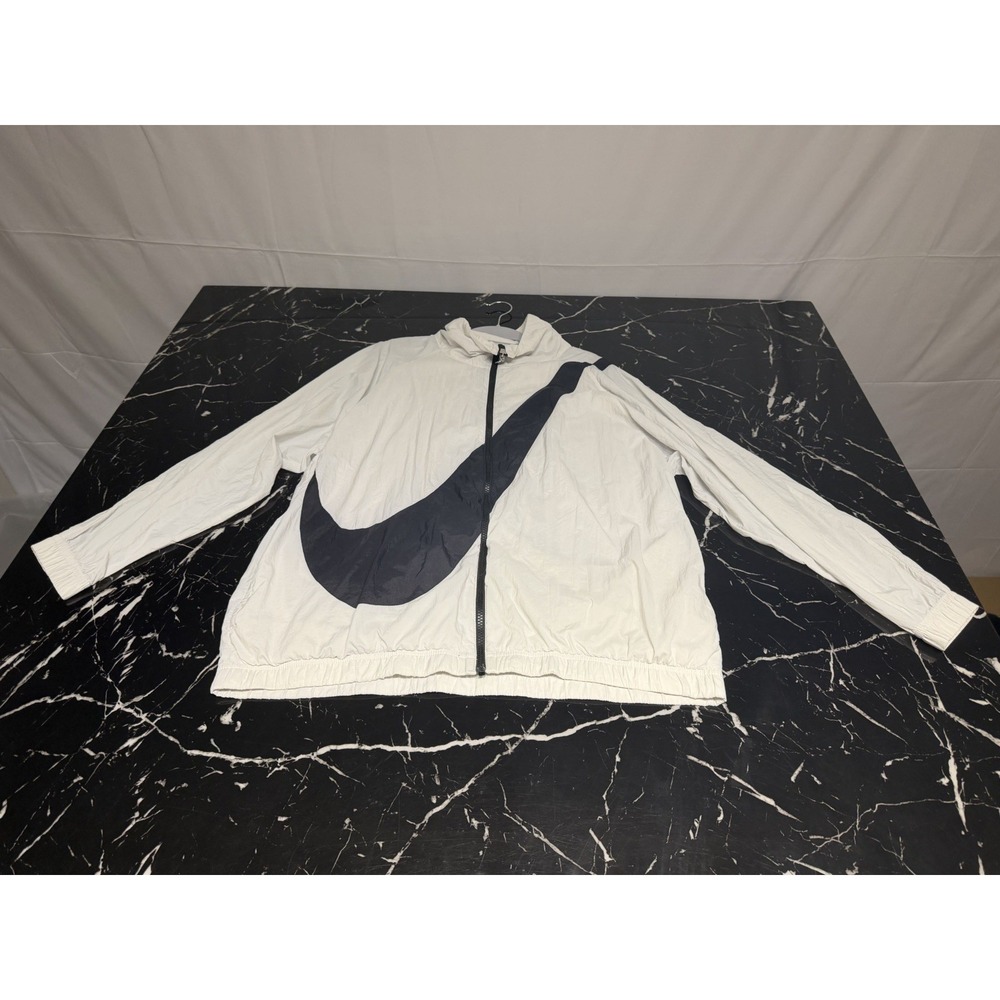 Nike Windbreaker Size Medium Nylon